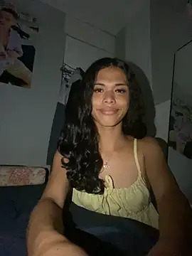 Snapshot of urcurlydiva chatting on 10/21/25, 08:26 urcurlydiva online show from 10/21/25, 08:26