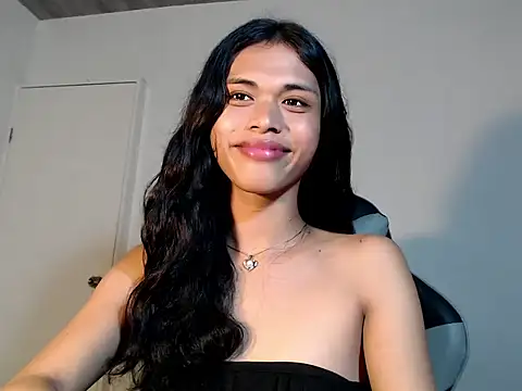 Snapshot of urcurlydiva chatting on 11/02/25, 01:57 urcurlydiva online show from 11/02/25, 01:57