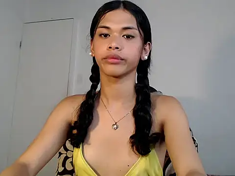 Snapshot of urcurlydiva chatting on 11/10/25, 04:11 urcurlydiva online show from 11/10/25, 04:11