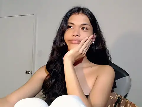 Snapshot of urcurlydiva chatting on 12/02/25, 05:52 urcurlydiva online show from 12/02/25, 05:52