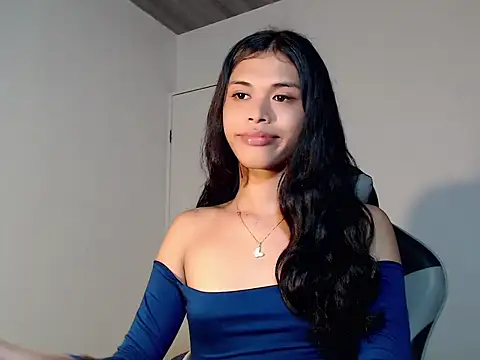 Snapshot of urcurlydiva chatting on 12/19/25, 03:41 urcurlydiva online show from 12/19/25, 03:41