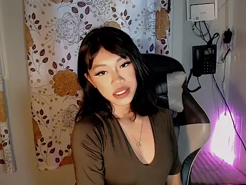 Snapshot of urcurlydiva chatting on 04/10/26, 09:36 urcurlydiva online show from 04/10/26, 09:36