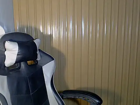 Snapshot of urcurlydiva chatting on 04/12/26, 11:26 urcurlydiva online show from 04/12/26, 11:26