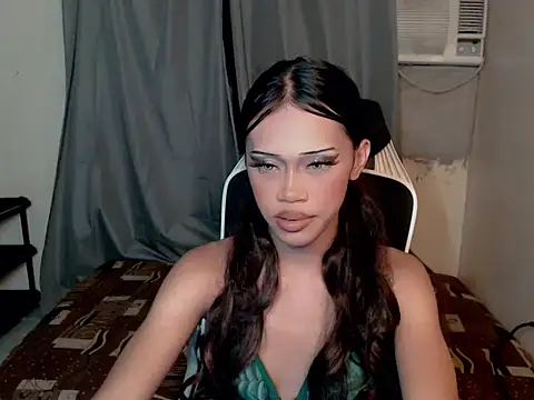 Snapshot of urcurlydiva chatting on 05/31/26, 11:50 urcurlydiva online show from 05/31/26, 11:50