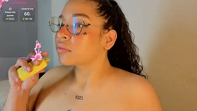 CloeBunny  online show from 02/08/26, 01:09