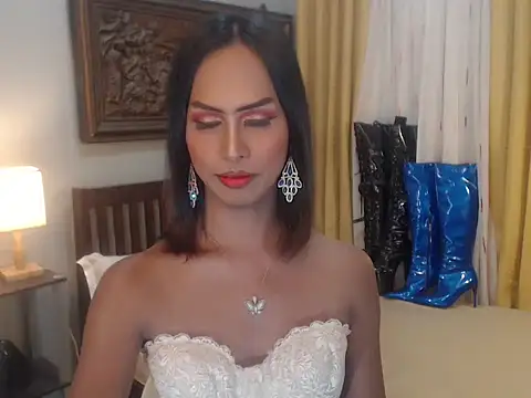 Nathalieheartt online show from 11/07/25, 04:34