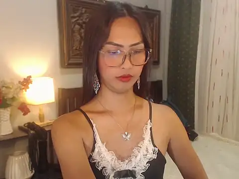 Nathalieheartt online show from 07/14/26, 02:12