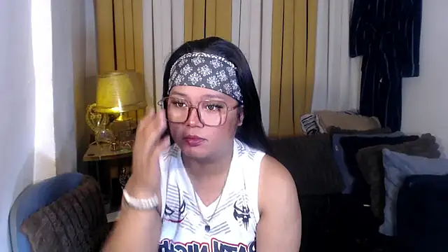 Snapshot of YourSweet-mich chatting on 05/24/26, 03:00 YourSweet-mich online show from 05/24/26, 03:00