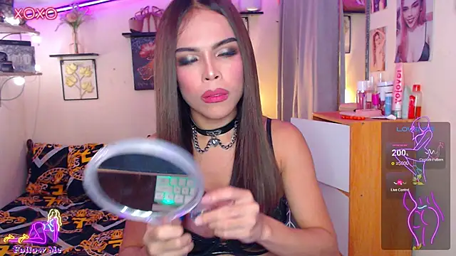 izabella moore online show from 11/21/25, 08:02