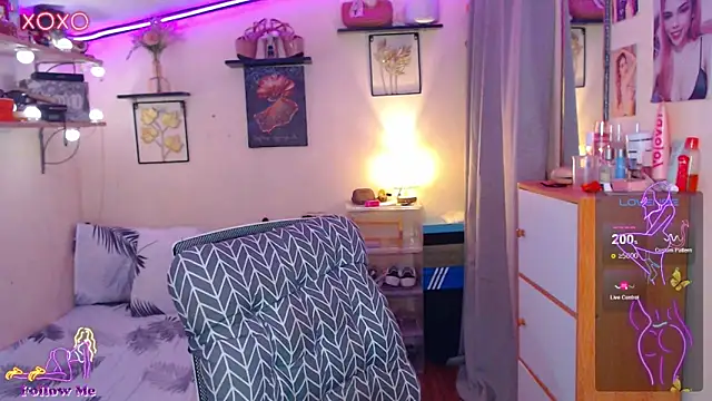 izabella moore online show from 01/13/26, 06:18