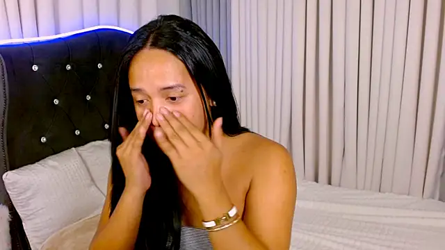 Lorainnelustts online show from 10/07/25, 04:04