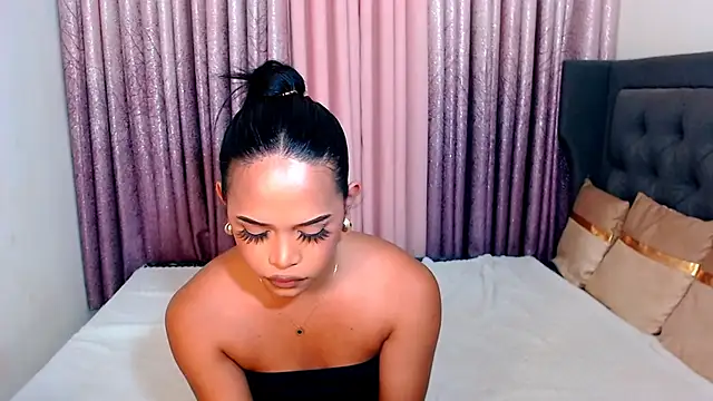 Lorainnelustts online show from 10/28/25, 03:10