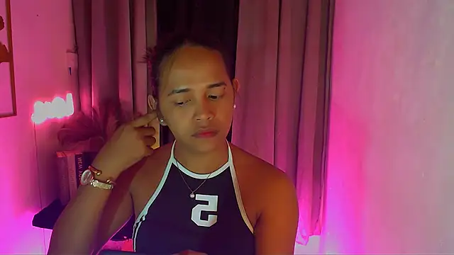 Lorainnelustts online show from 01/14/26, 06:52