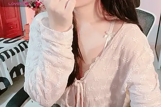    Daisy    online show from 10/17/25, 07:38