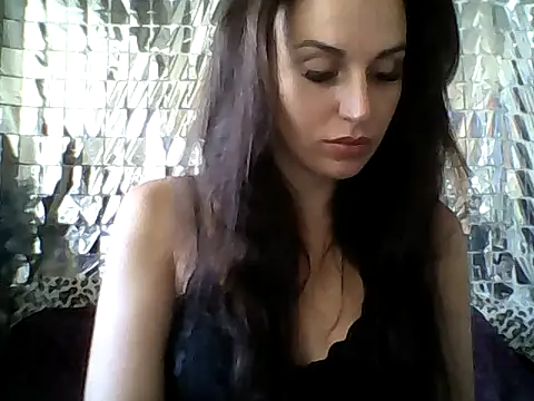 Qinini online show from 09/22/25, 06:15