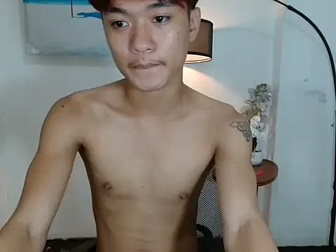 Snapshot of ur_little_secret chatting on 10/05/25, 12:36 ur little secret online show from 10/05/25, 12:36