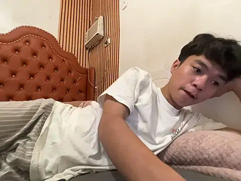 ur little secret online show from 02/10/26, 07:23