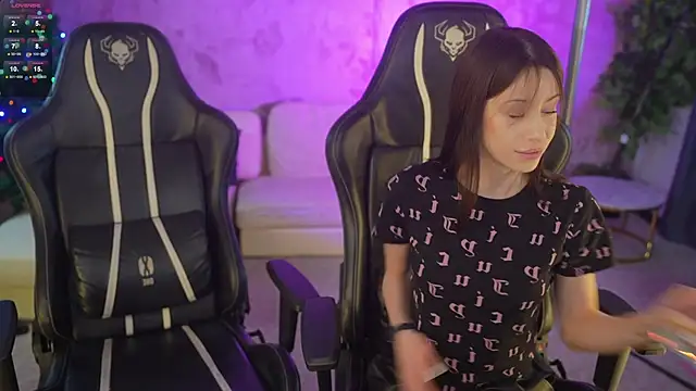 Selena Glow online show from 12/21/25, 07:43