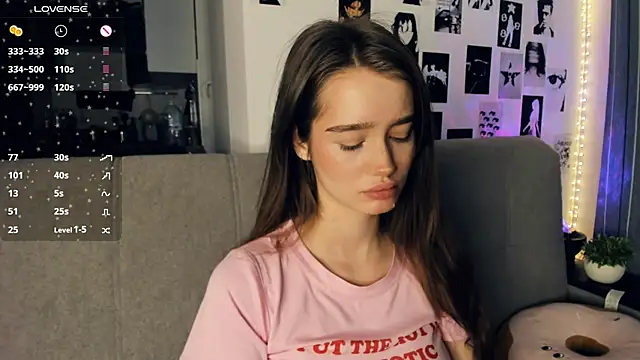 lovelyalivia online show from 12/21/25, 09:16