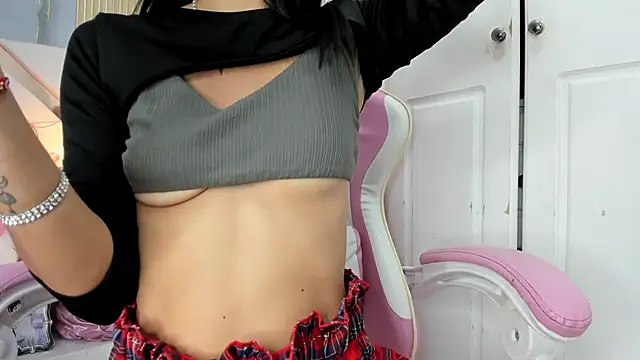 Snapshot of Mhia_Sweet_ chatting on 09/30/25, 02:00 Mhia Sweet online show from 09/30/25, 02:00