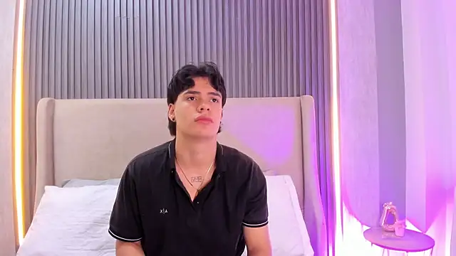 BenitoSaenz online show from 11/12/25, 12:05