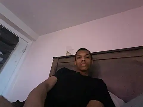 Snapshot of zeeeky_33deep chatting on 04/19/26, 11:20 zeeeky 33deep online show from 04/19/26, 11:20