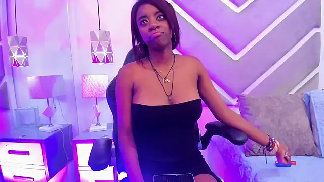 SabrinaBrownn online show from 10/13/25, 04:34