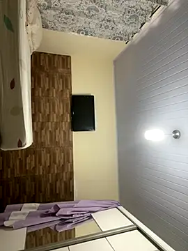 morenaluaa online show from 11/07/25, 07:58