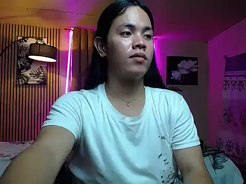 Snapshot of lava_lux chatting on 10/21/25, 03:57 lava lux online show from 10/21/25, 03:57