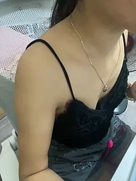 Mina048 online show from 10/13/25, 04:01