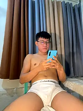 xshyboyx online show from 10/03/25, 05:43