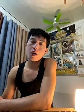 xshyboyx online show from 10/22/25, 10:04