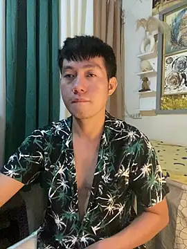 xshyboyx online show from 07/04/26, 11:49