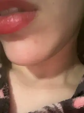 Snapshot of Mimisixo chatting on 02/14/26, 11:01 Mimisixo online show from 02/14/26, 11:01