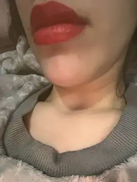 Snapshot of Mimisixo chatting on 02/19/26, 12:28 Mimisixo online show from 02/19/26, 12:28