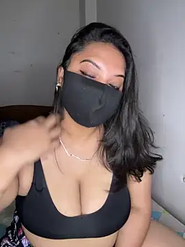 Snapshot of Momita-1 chatting on 10/28/25, 04:53 Momita-1 online show from 10/28/25, 04:53