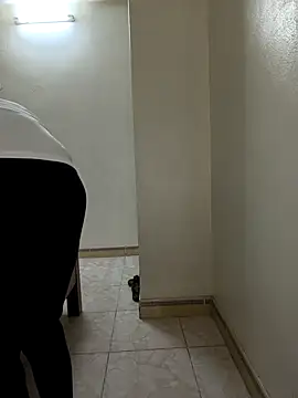 Ariana-Vy online show from 11/08/25, 01:28