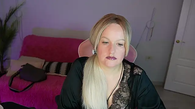 MariemLui online show from 10/09/25, 10:35