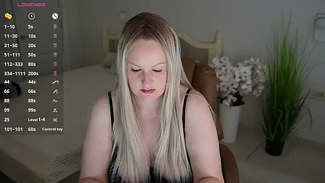 MariemLui online show from 05/19/26, 07:47