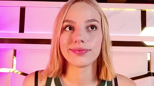 ambar rosse25 online show from 11/28/25, 11:35