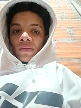 daniel-garzon-00 online show from 11/10/25, 11:26