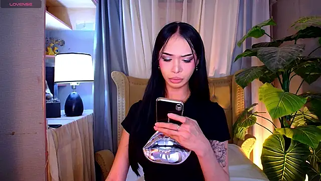 UrMassiveCockSabrinaOnTop online show from 01/13/26, 12:32