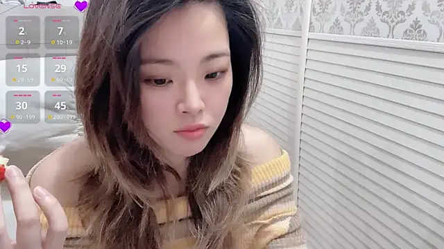 Holiland online show from 12/17/25, 01:11