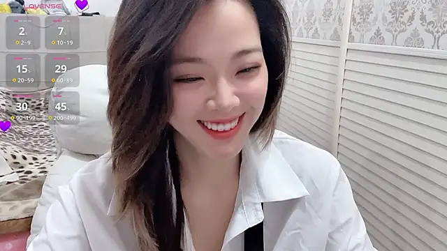 Holiland online show from 12/20/25, 01:23