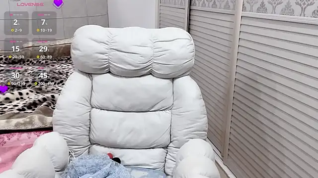 Holiland online show from 12/22/25, 01:13