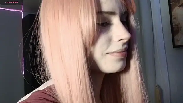 Snapshot of PieraMarch chatting on 02/25/26, 06:39 PieraMarch online show from 02/25/26, 06:39