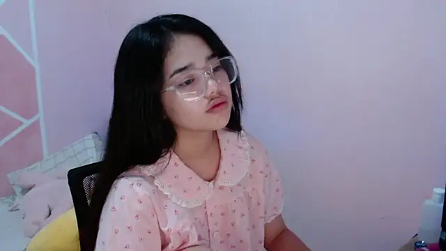 aaliyah walker online show from 11/17/25, 11:49