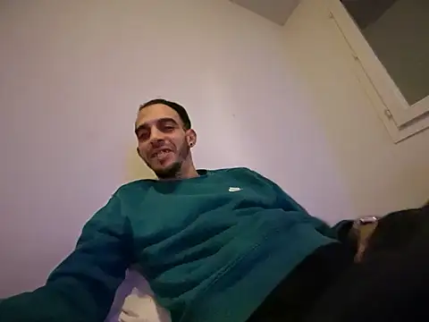 rebeu31313 online show from 12/14/25, 03:45