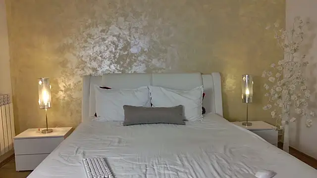 LexiRussell online show from 04/16/26, 02:56