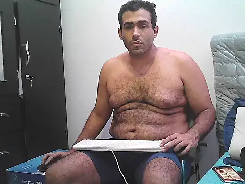 Snapshot of morenocabro10 chatting on 10/15/25, 03:06 morenocabro10 online show from 10/15/25, 03:06